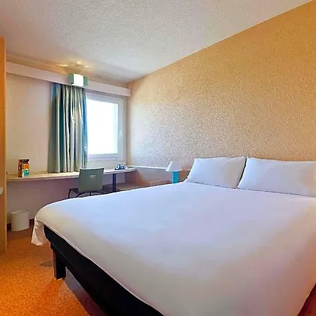 Hotel Ibis Porto Sul Europarque 2*